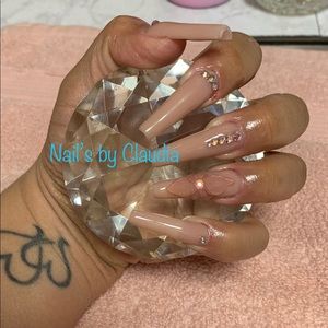 Meet your Posher, Claudia